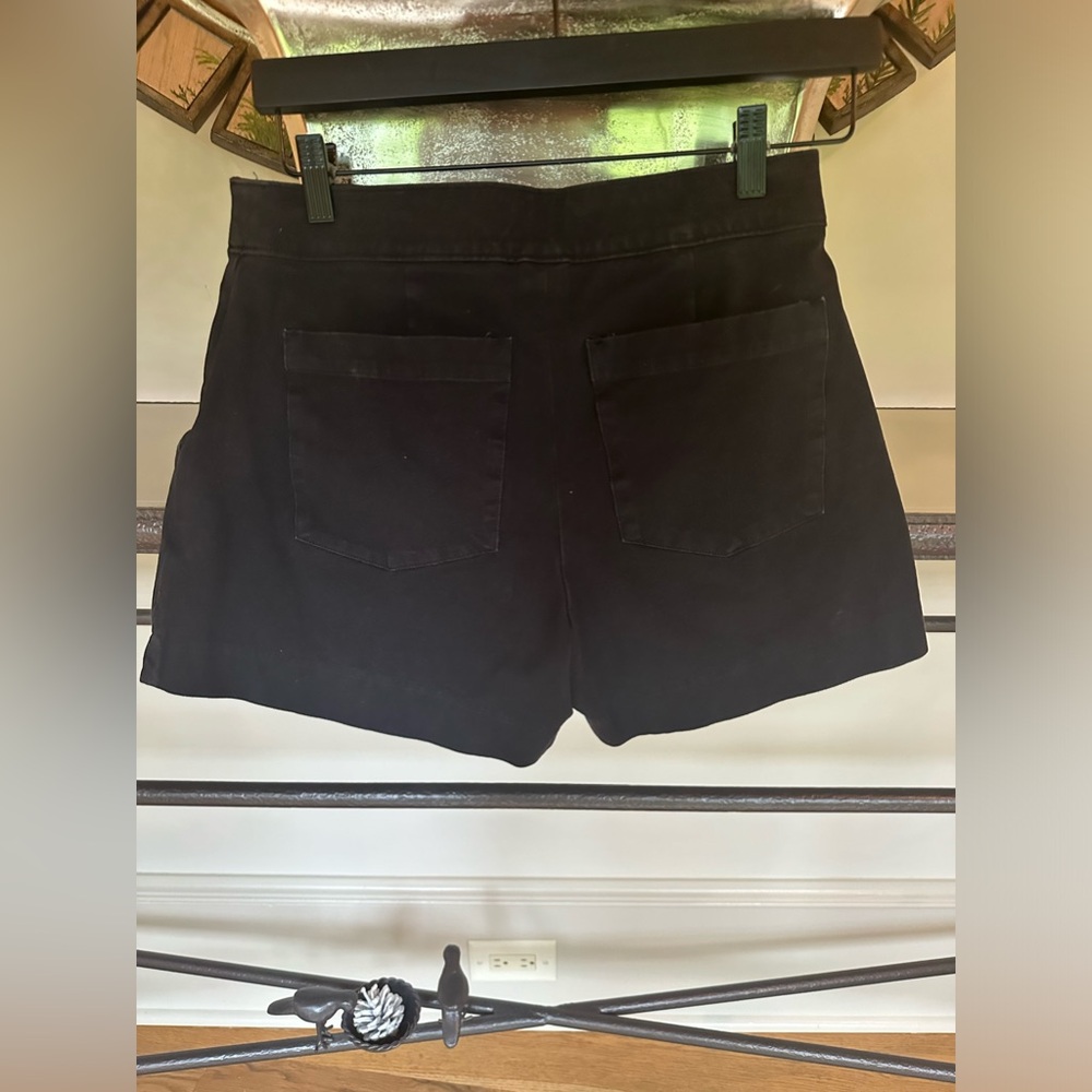 SPANX On-the-Go Shorts, 4"  size small - Picture 2 of 8